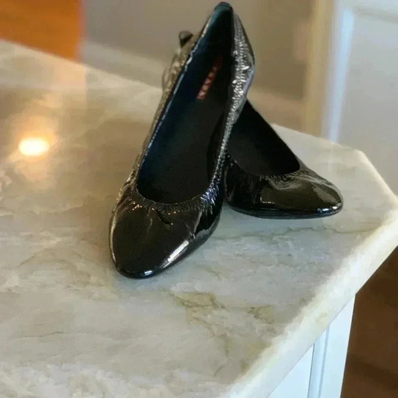 PRADA black patent classic pump heels size 39.5 kitten - Picture 5 of 9